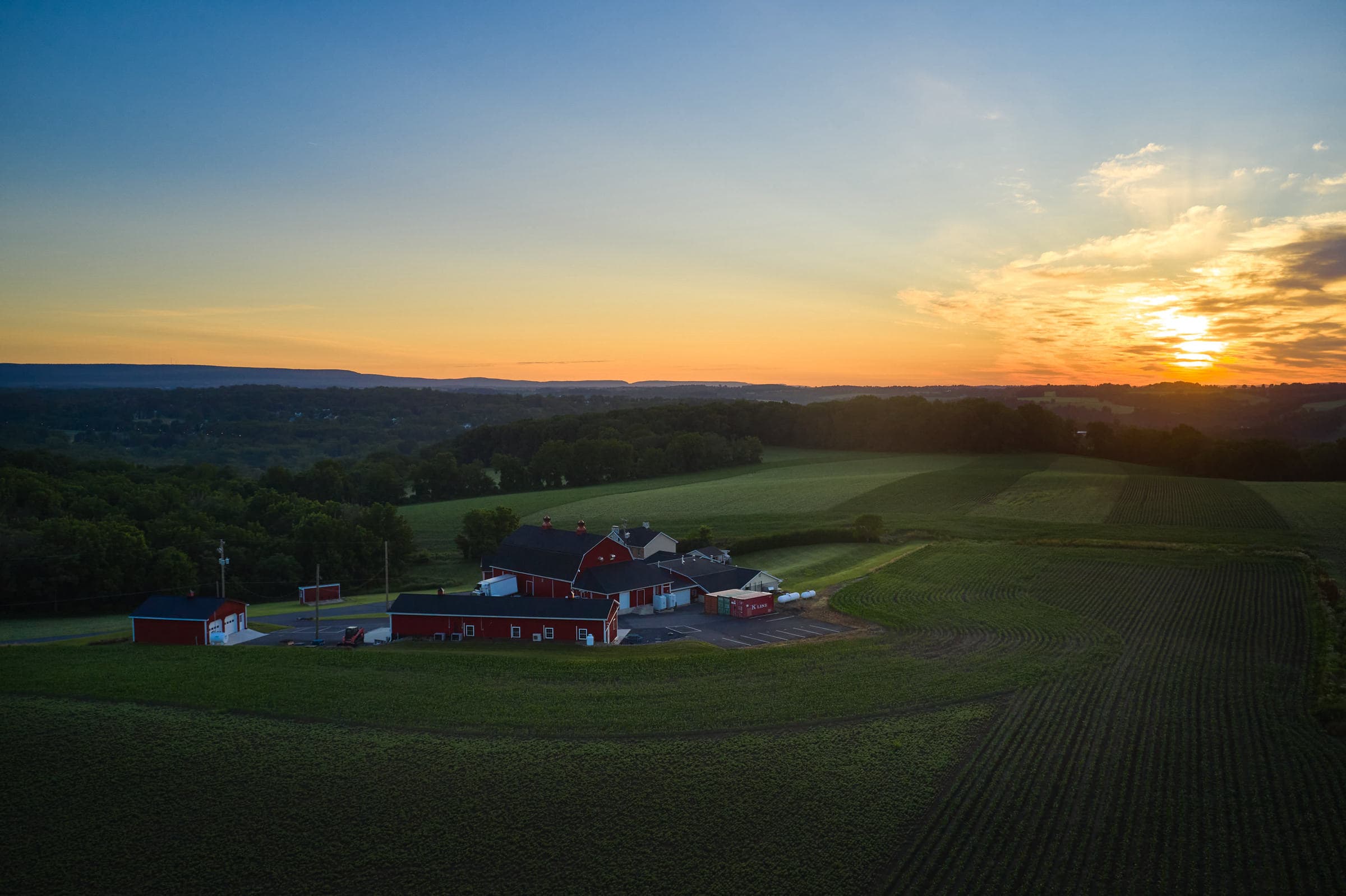 Exterior photography for Nello's Specialty Meats